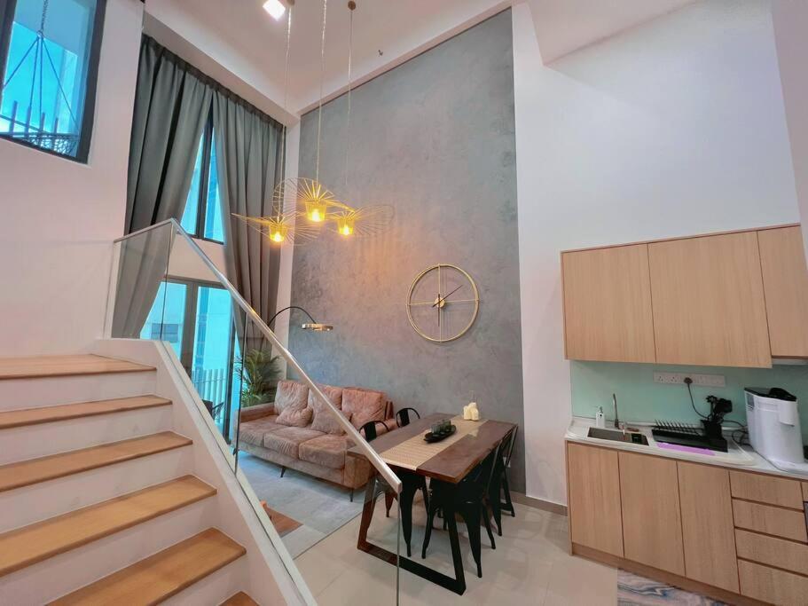 Apartment 2br, 7px The Colony@near Quill Citymall & Monorail *