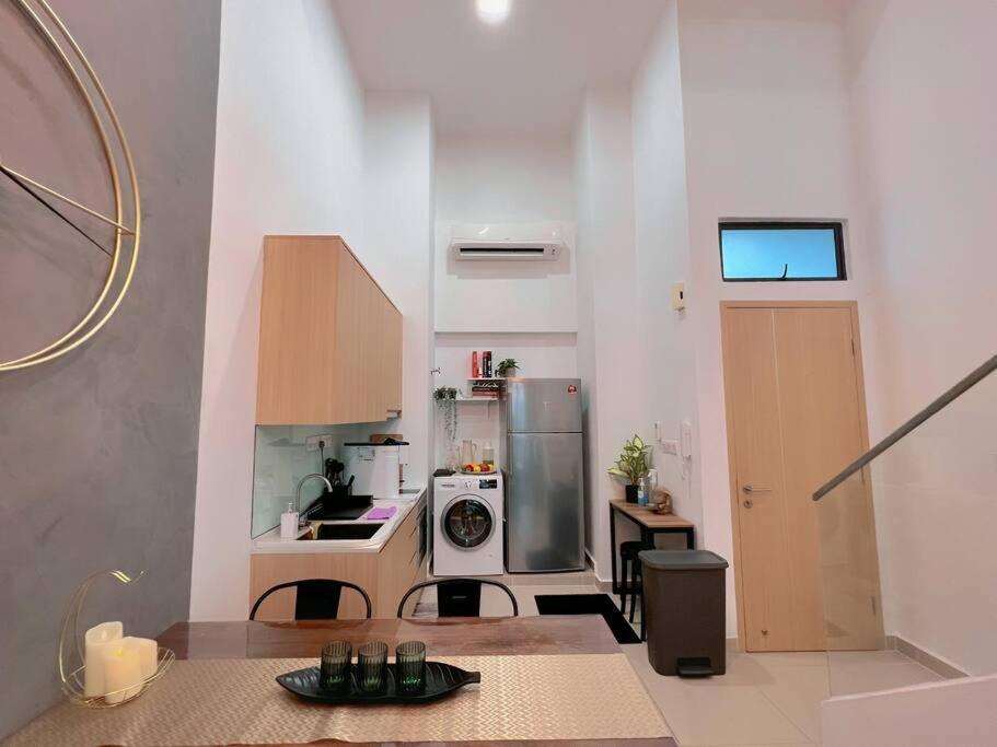 2br, 7px The Colony@near Quill Citymall & Monorail *